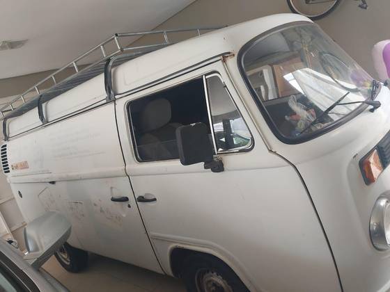 VOLKSWAGEN KOMBI 1.6 FURGÃO 8V GASOLINA 3P MANUAL